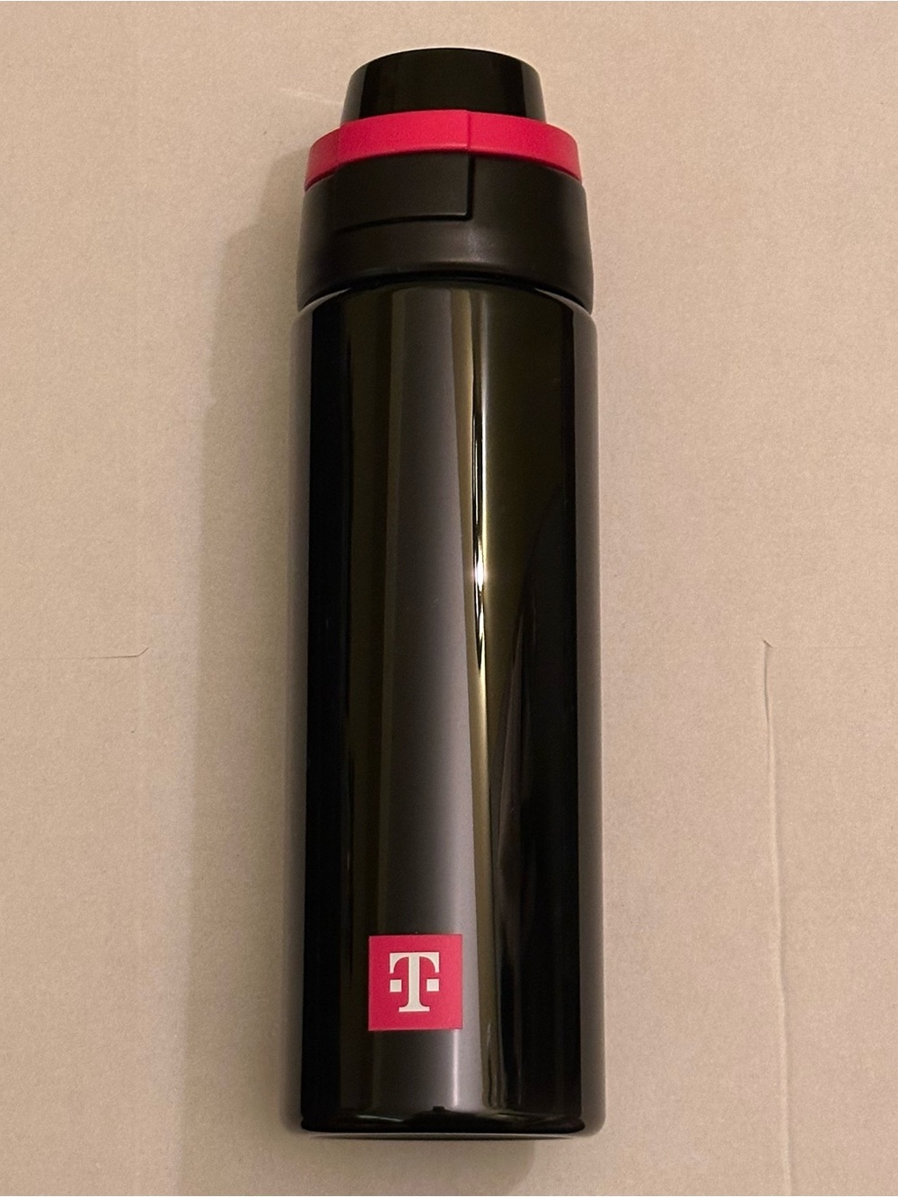 NWT T-Mobile Tuesday 24oz Black & Magenta Water Bottle Flip Straw